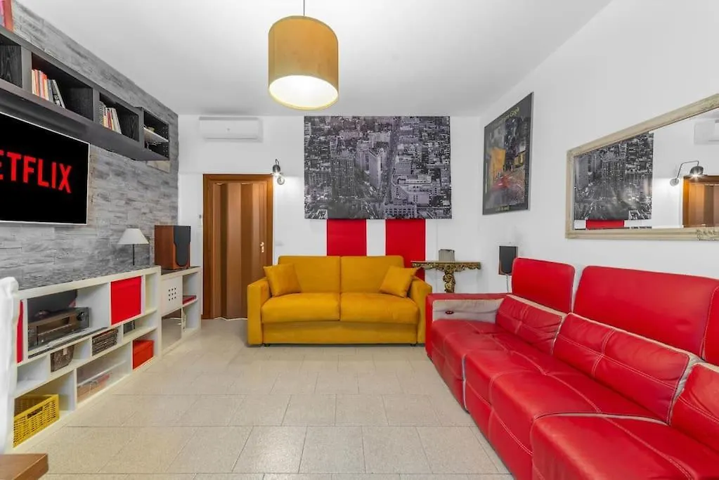 - Duomo - San Siro- Free Parking Apartment Milan
