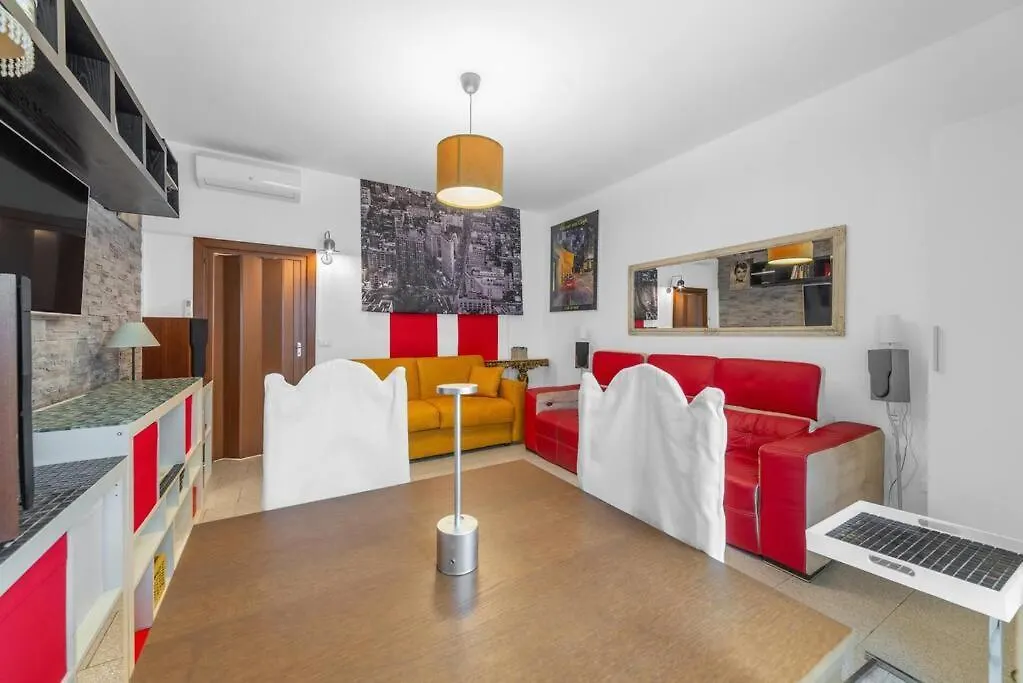 - Duomo - San Siro- Free Parking Apartment Milan Italy