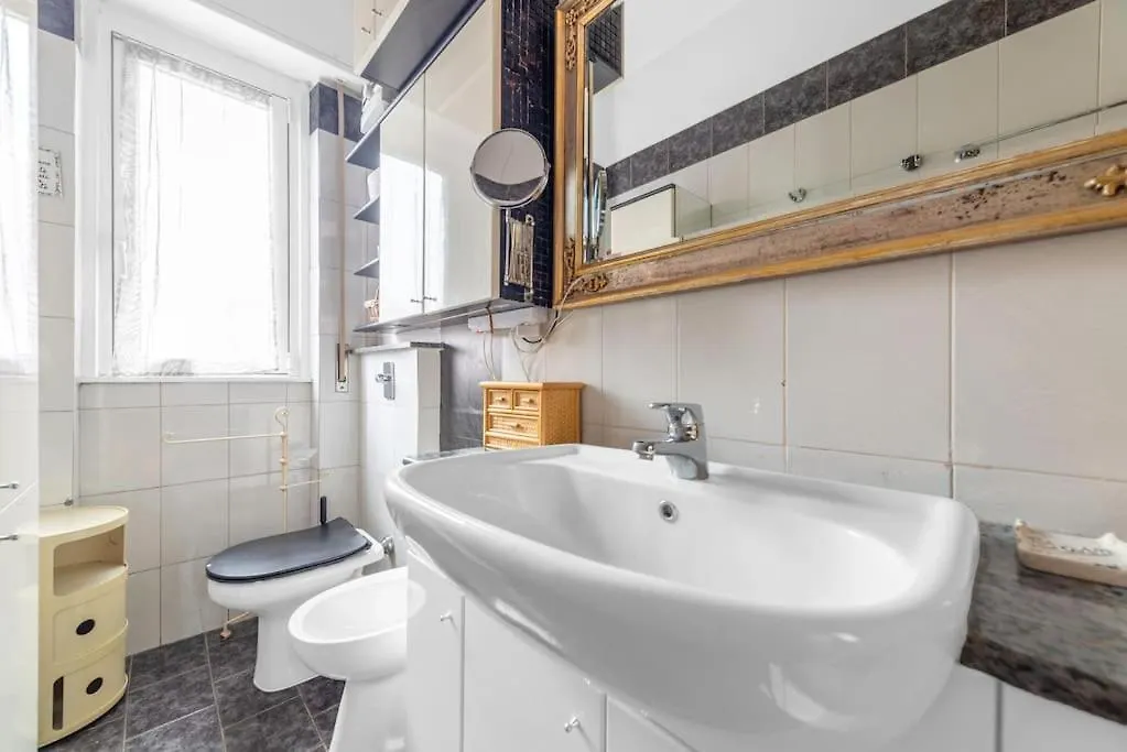 - Duomo - San Siro- Free Parking Apartment Milan