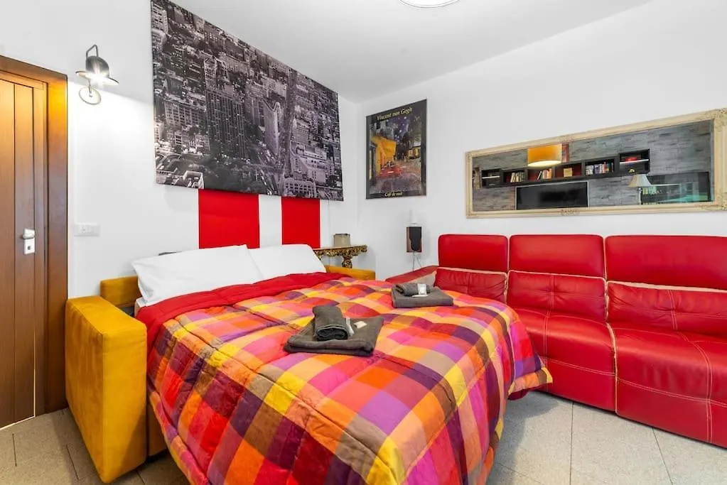 - Duomo - San Siro- Free Parking Apartment Milan 0*,